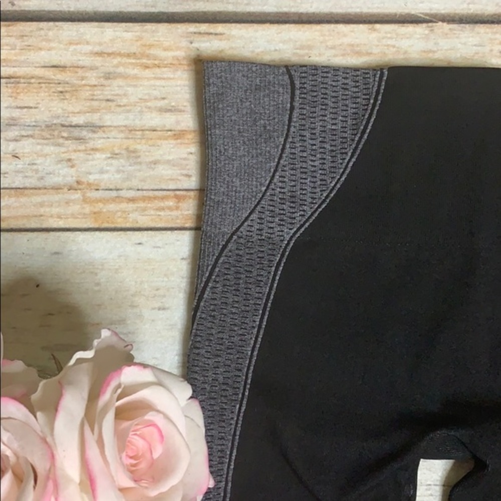 New Without Tag....Spanx Active Compression Tight - image 2